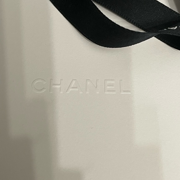 Chanel Classic White Box with ribbon and thank you card - Picture 6 of 10